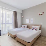 Appart'city Confort Centre Aparthotel 3*