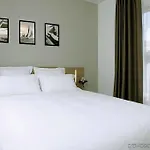 Appart'city Confort Centre Aparthotel 3*